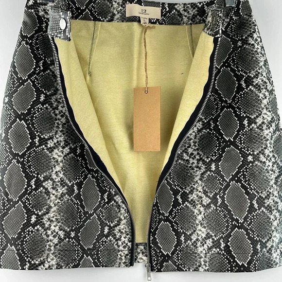 Thread & Supply Vegan Leather Snakeskin Print Zip Front Skirt Size XL NWT Black - Picture 7 of 14